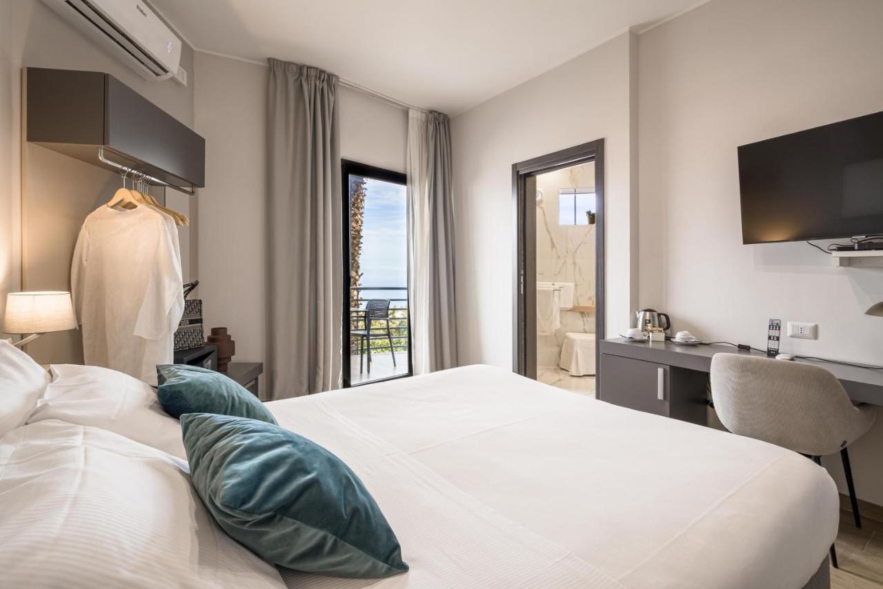 Taormina Palace Hotel ภายนอก รูปภาพ