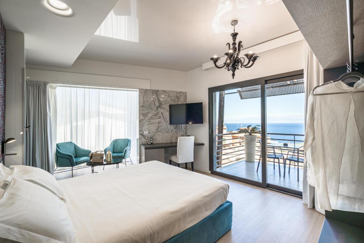 Taormina Palace Hotel ภายนอก รูปภาพ